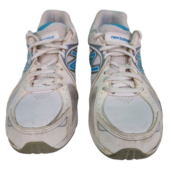 New Balance walking shoes, women's 6.5, white - Picture 3 of 9